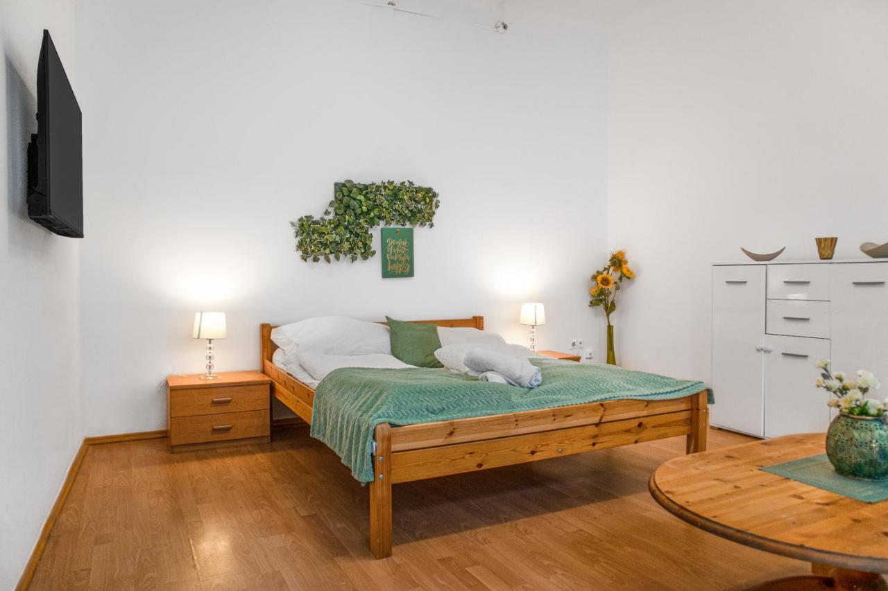 Elegant 2Br Apartment - Near Bahnhof Wien Meidling Bagian luar foto