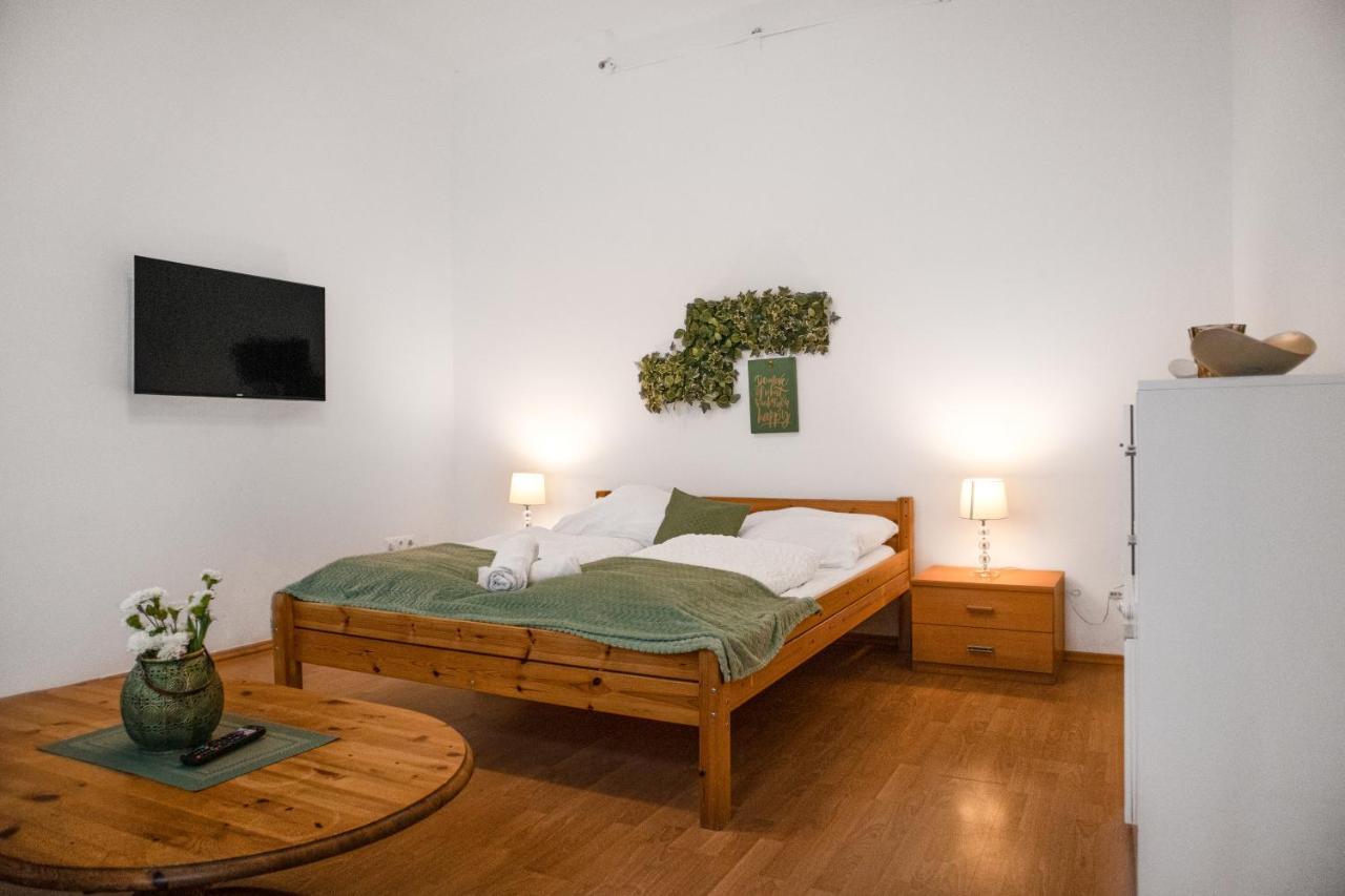 Elegant 2Br Apartment - Near Bahnhof Wien Meidling Bagian luar foto