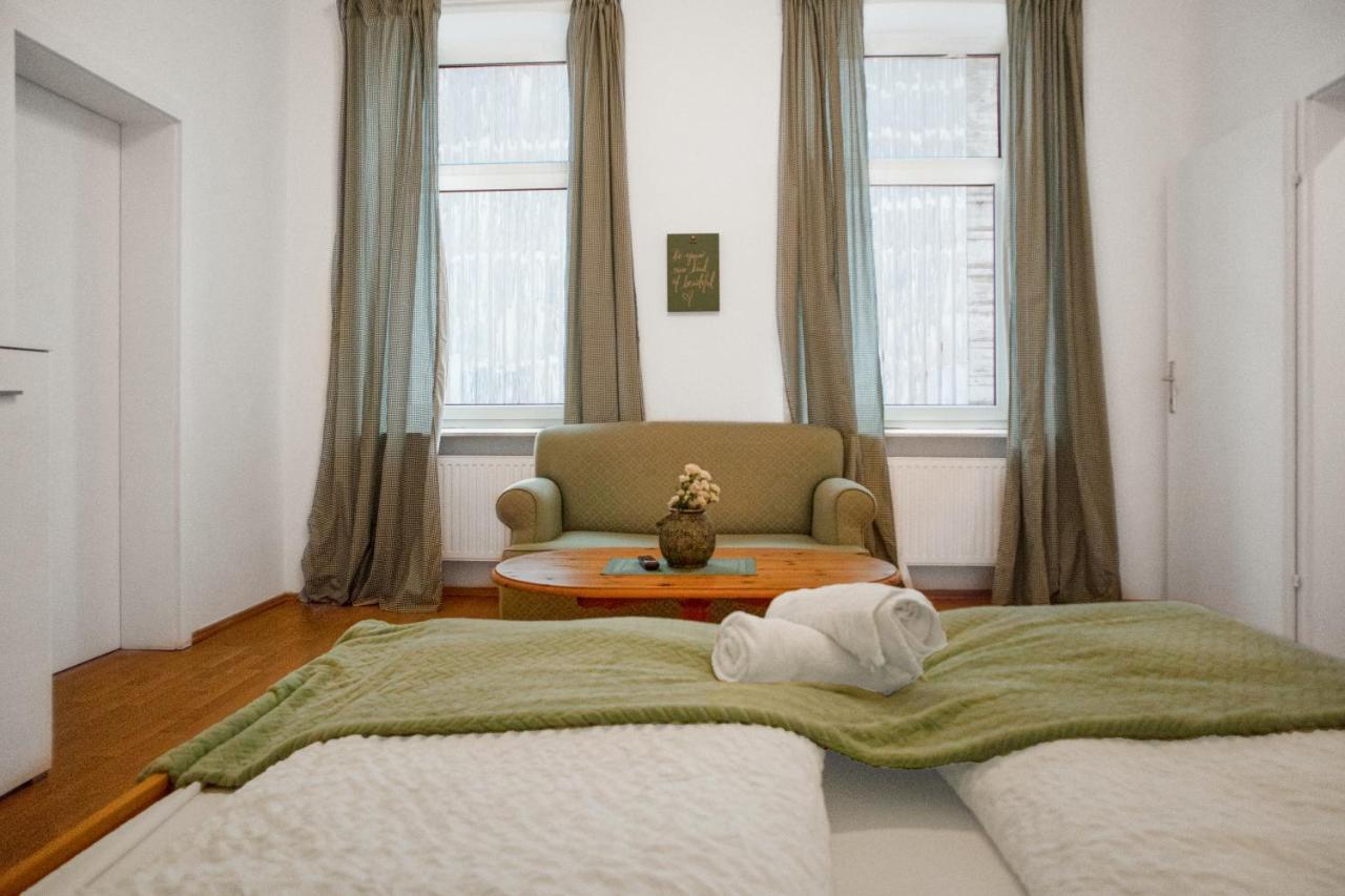 Elegant 2Br Apartment - Near Bahnhof Wien Meidling Bagian luar foto