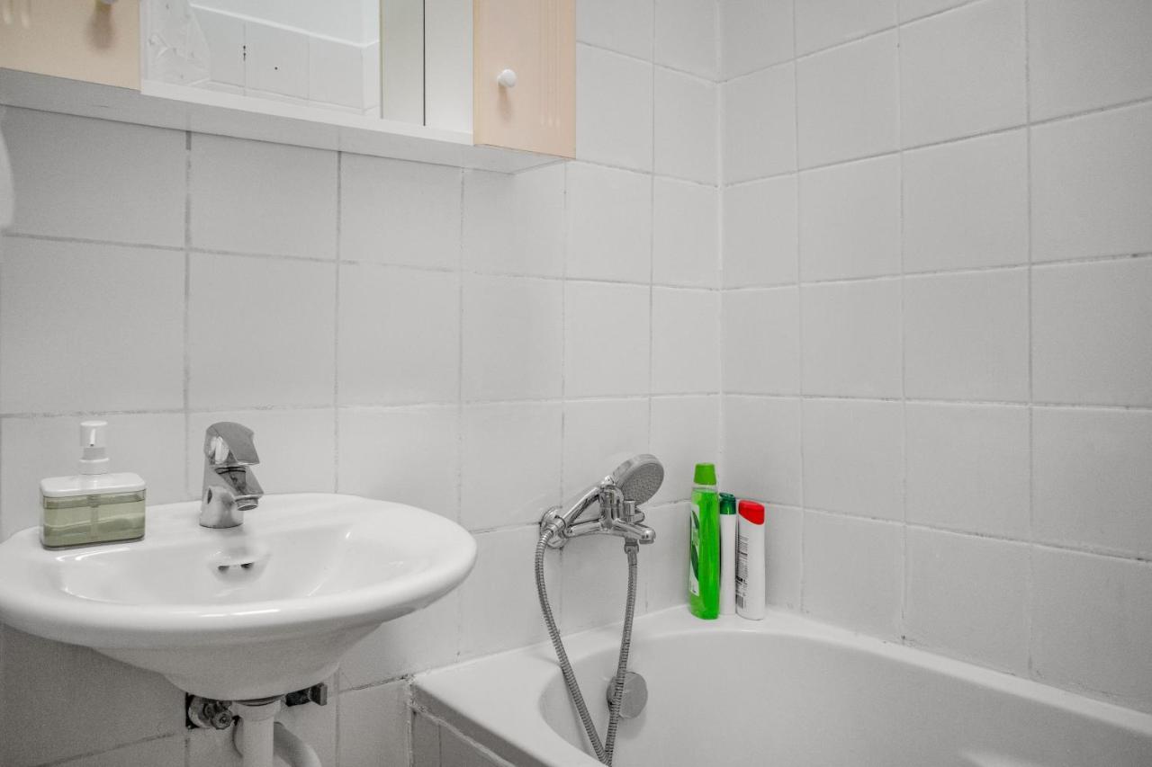 Elegant 2Br Apartment - Near Bahnhof Wien Meidling Bagian luar foto